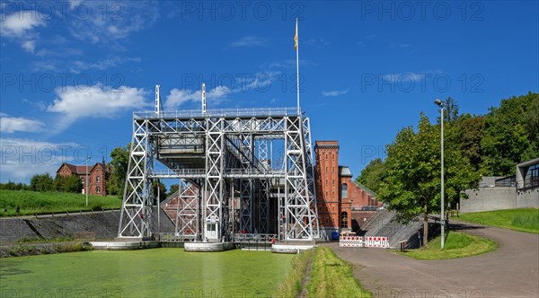Hydraulic boat lift no. 1 on the old Canal du Centre at Houdeng-Goegnies near La Louviere, Hainaut in the Sillon industriel of Wallonia, Belgium, Europe