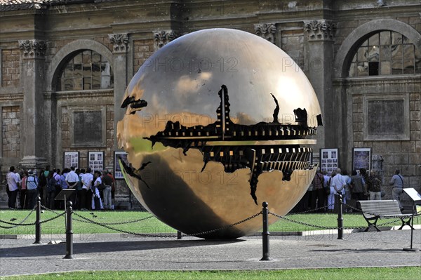 Mappa Monda, Sfera con Sfera, Globe, Palazzetto del Belvedere, Cortile della Pigna, Vatican Museums, Vatican, Rome, Lazio, Italy, Europe