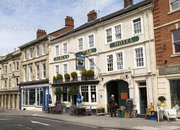 Historic Black Swan Hotel, Market Place, Devizes, Wiltshire, England, United Kingdom, Europe