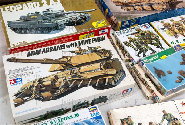 Boxed military model kits on sale at auction, UK Abrams and Leopard tanks