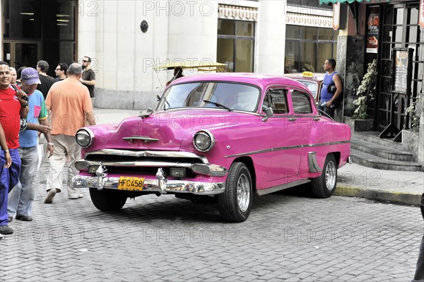 Vintage car from the 50s parked at the Floridita restaurant, centre of Havana, Centro Habana, Cuba, Greater Antilles, Caribbean, Central America, America, Central America