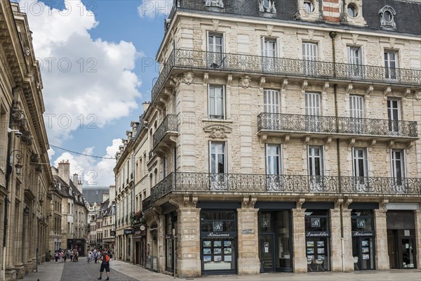 Alley in the old town centre, Dijon, Cote d'Or department, Bourgogne-Franche-Comte, Burgundy, France, Europe