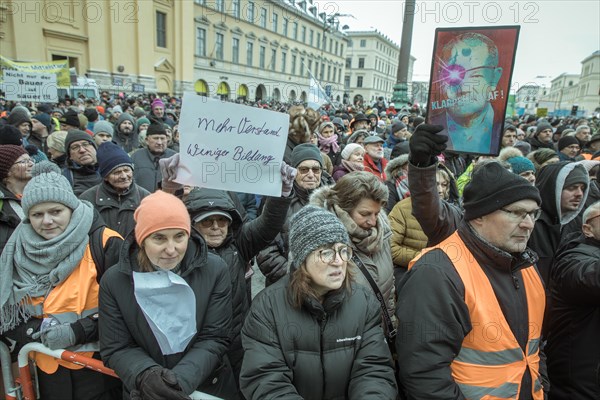 Demonstrators at the rally, farmers' protest, Odeonsplatz, Munich, Upper Bavaria, Bavaria, Germany, Europe