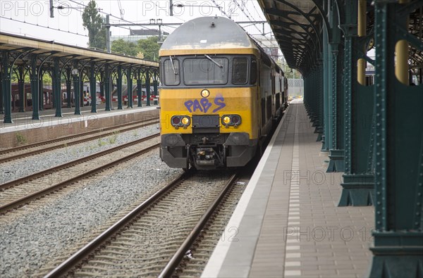 Train at platform, Den Bosch, 's-Hertogenbosch, railway station, North Brabant province, Netherlands