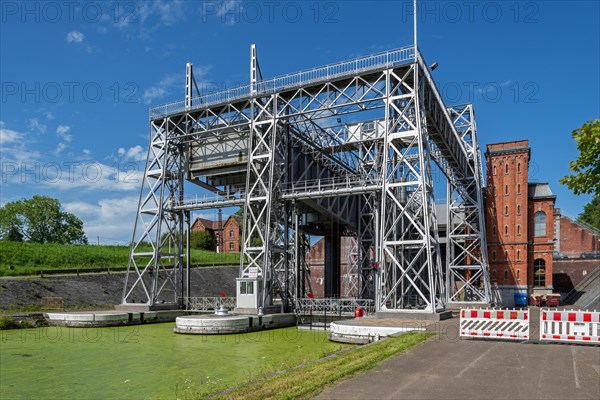 Hydraulic boat lift no. 1 on the old Canal du Centre at Houdeng-Goegnies near La Louviere, Hainaut in the Sillon industriel of Wallonia, Belgium, Europe