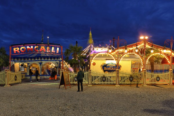 Circus Roncalli, illuminated in the evening, Munich, Bavaria, Germany, Europe