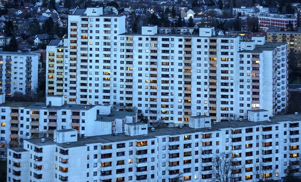 View of a tower block in Gropiusstadt. The rise in rents in German cities has increased again in the past year, Berlin, 16.01.2023