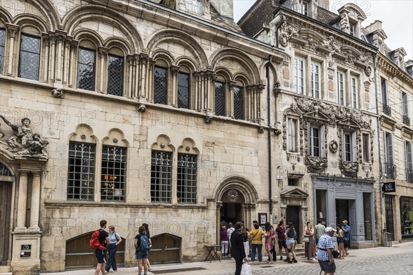 Alley in the old town centre, Dijon, Cote d'Or department, Bourgogne-Franche-Comte, Burgundy, France, Europe