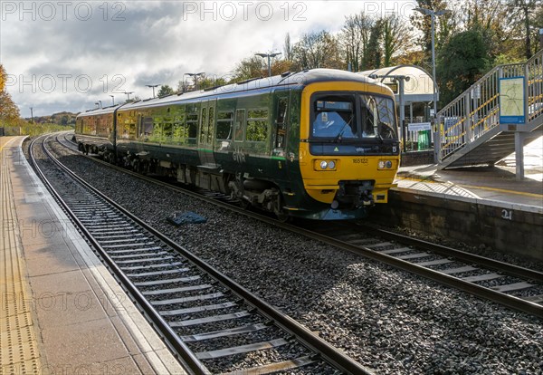 Great Western Railway GWR Class 165 Turbo train 165122, Hungerford railway station, Berkshire, England, UK