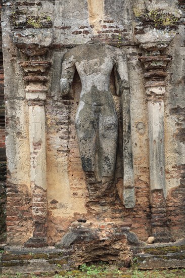 Buddha statue, Rankot Vihara stupa UNESCO World Heritage Site, the ancient city of Polonnaruwa, Sri Lanka, Asia