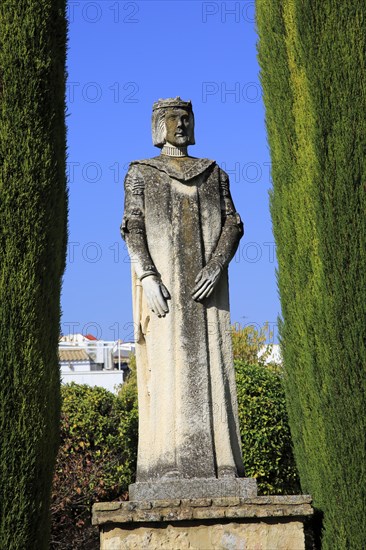 Royal statue in the gardens of the Alcazar de los Reyes Cristianos, Alcazar, Cordoba, Spain, Europe