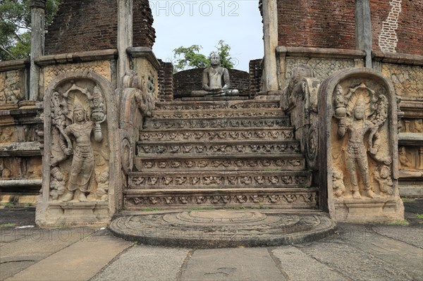 Seated Buddha in Vatadage building, The Quadrangle, UNESCO World Heritage Site, the ancient city of Polonnaruwa, Sri Lanka, Asia