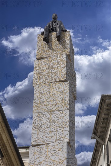 Sculpture Opera by the Italian artists Gianni Lucchesi and Giannoni & Santoni in Piazza De Ferrari, Genoa, Italy, Europe
