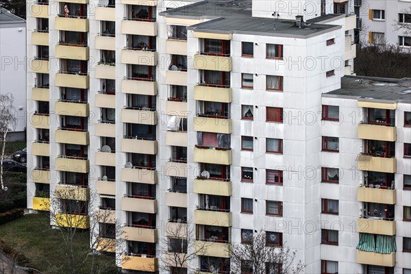 View of a tower block in Gropiusstadt. The rise in rents in German cities has increased again in the past year, Berlin, 16.01.2023