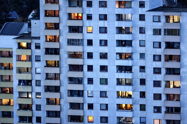 View of a tower block in Gropiusstadt. The rise in rents in German cities has increased again in the past year, Berlin, 16.01.2023