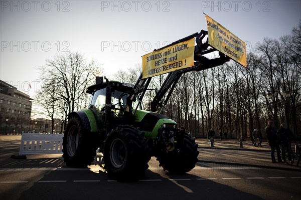 Farmers protest nationwide against the German government's agricultural policy Berlin, 08.01.2024