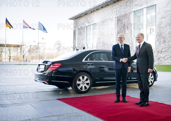 Federal Chancellor Olaf Scholz (SPD) welcomes Luc Frieden, Prime Minister of the Grand Duchy of Luxembourg, to the Federal Chancellery in Berlin, 8 January 2024