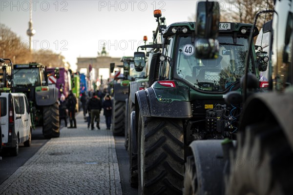 Farmers protest nationwide against the German government's agricultural policy Berlin, 08.01.2024