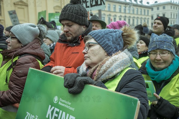 Demonstrators at the central rally, farmers' protest, Odeonsplatz, Munich, Upper Bavaria, Bavaria, Germany, Europe