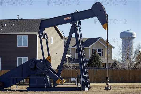 Frederick, Colorado, An oil well near a housing subdivision on Colorado's front range