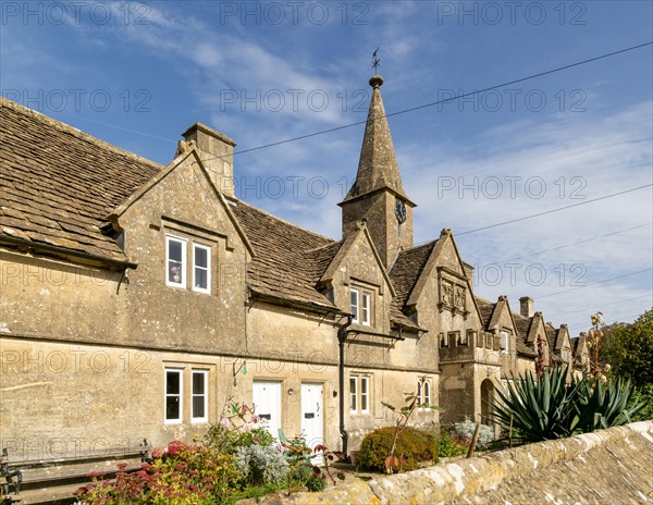 Crispe almshouses and chapel built 1612, Marshfield, Gloucestershire, England, UK