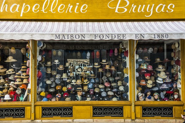 Hat shop in the old town centre, Dijon, Cote d'Or department, Bourgogne-Franche-Comte, Burgundy, France, Europe