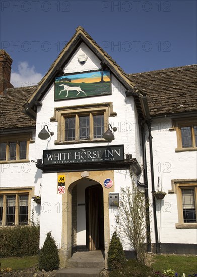 The White Horse Inn, Compton Bassett, Wiltshire, England, UK