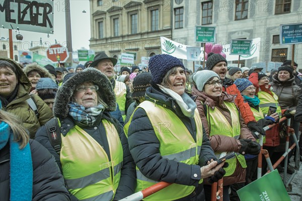 Demonstrators at the rally, farmers' protest, Odeonsplatz, Munich, Upper Bavaria, Bavaria, Germany, Europe
