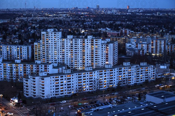 View of houses in Gropiusstadt. The rise in rents in German cities has increased again in the past year, Berlin, 16.01.2023