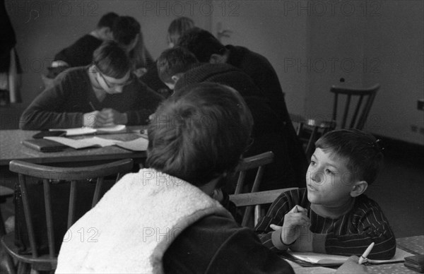 DEU, Germany, Dortmund: Personalities from politics, business and culture from the years 1965-71. Students giving private tuition ca. 1965-6, Europe