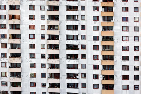 View of a tower block in Gropiusstadt. The rise in rents in German cities has increased again in the past year, Berlin, 16.01.2023