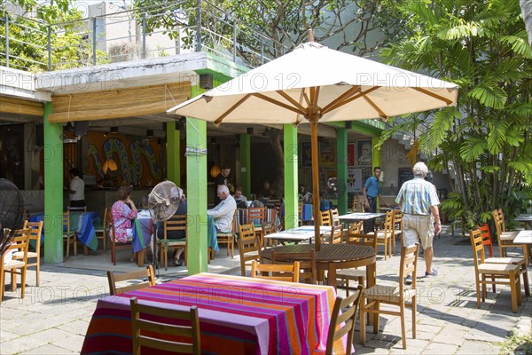 Courtyard cafe in Barefoot shop, Colombo, Sri Lanka, Asia