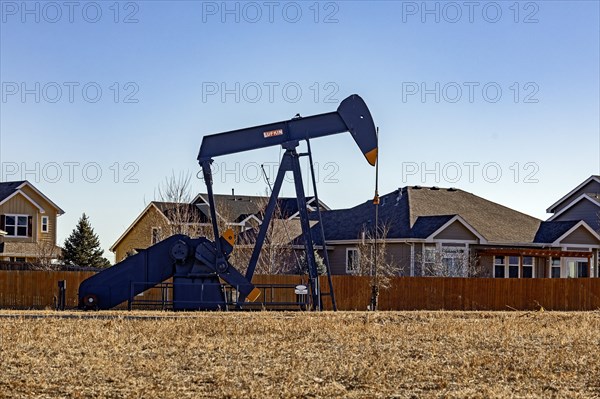 Frederick, Colorado, An oil well near a housing subdivision on Colorado's front range