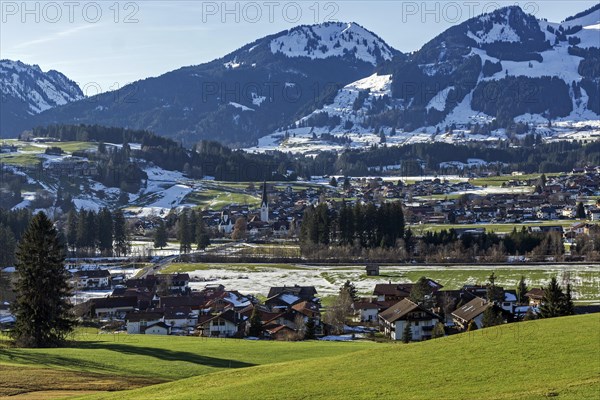 View of Fischen and Fischen-Au, Bolsterlanger Horn in the background, Illertal, Oberallgaeu, Allgaeu, Bavaria, Germany, Europe