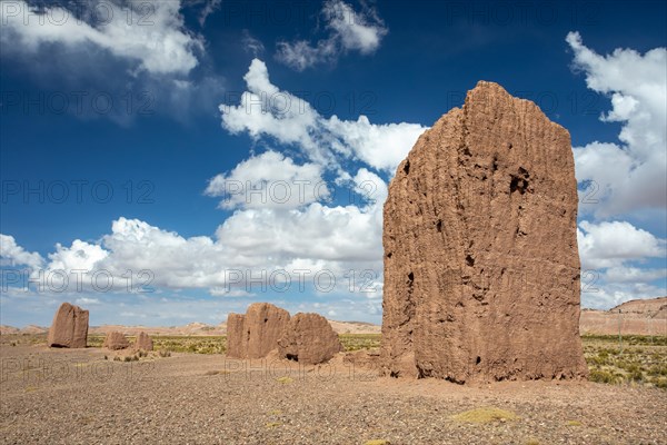Tombs, Tomarapi-La Paz road Bolivia