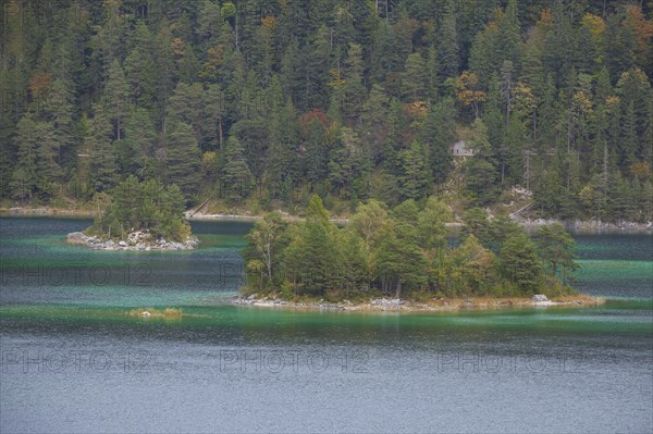 Island in Lake Eibsee lake, Grainau, Werdenfelser Land, Upper Bavaria, Bavaria, Germany, Europe