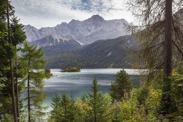 Zugspitze massif and Zugspitze with Eibsee lake, Wetterstein mountains, Grainau, Werdenfelser Land, Upper Bavaria, Bavaria, Germany, Europe