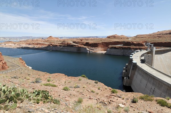 Glen Canyon Dam on Lake Powell, Colorado River, USA, North America