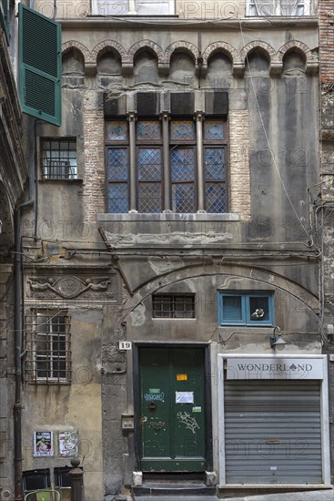 Historic, ruinous residential building, Genoa, Italy, Europe