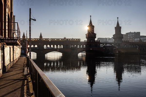 Oberbaum Bridge, underground train BVG, backlight shot sun, Friedrichshain-Kreuzberg, Berlin, Germany, Europe