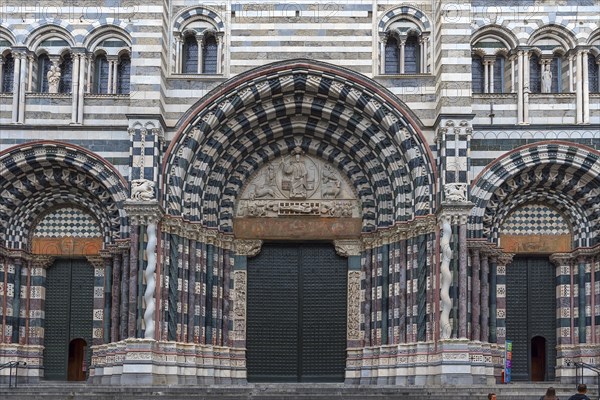 Entrance portals of the Cathedral of San Lorenzo, Piazza San Lorenzo, Genoa, Italy, Europe