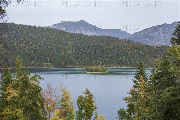 Eibsee lake with Ammergau Alps, Grainau, Werdenfelser Land, Upper Bavaria, Bavaria, Germany, Europe