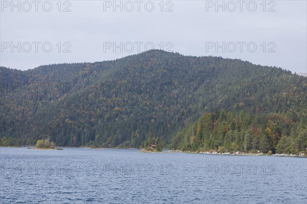 Eibsee lake with Ammergau Alps, Grainau, Werdenfelser Land, Upper Bavaria, Bavaria, Germany, Europe