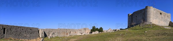 Panoramic picture, Panoramic view of a historic fortress with long walls under a vast blue sky, Chlemoutsi, High Medieval Crusader Castle, Kyllini Peninsula, Peloponnese, Greece, Europe