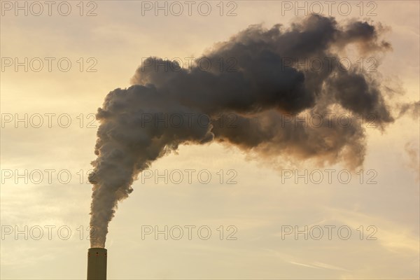 Symbolic image energy transition, fossil fuels, smoking chimney, industrial plant, chimney, flue, smoke, Baden-Wuerttemberg, Germany, Europe