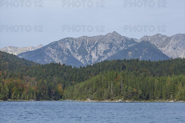 Eibsee lake with Ammergau Alps, Grainau, Werdenfelser Land, Upper Bavaria, Bavaria, Germany, Europe