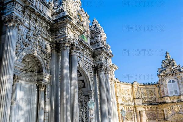 Side perspective of front entrance gate to Dolmabahce Palace in Istanbul, Tuerkiye