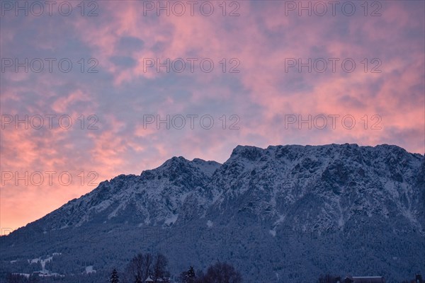 Zahmer Kaiser in the morning sun, winter, Niederndorf, Austria, Europe