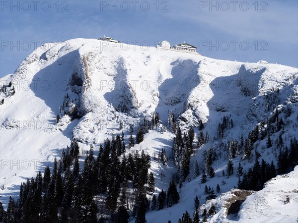 Winter landscape, view to the Schafberg, Sankt Wolfgang am Wolfgangsee, Salzkammergut, Upper Austria, Austria, Europe