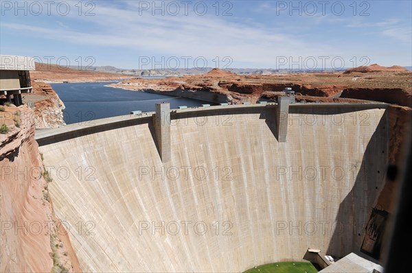 Glen Canyon Dam on Lake Powell, Colorado River, USA, North America